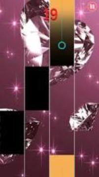 Diamond Piano Tiles 2018游戲截圖3