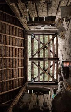 Old Basement Escape游戲截圖1