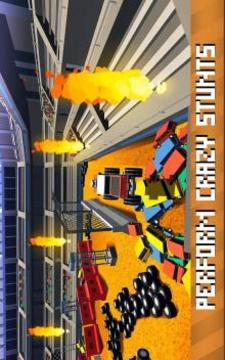 Blocky Monster Truck: Stunts Arena游戲截圖2