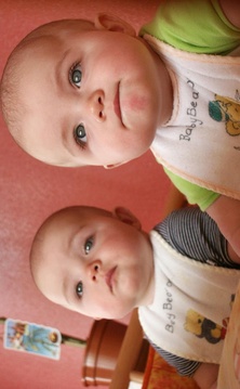 Twins Babies Puzzle游戲截圖1