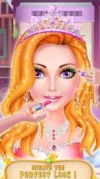 Royal Princess Makeover Salon游戏截图4