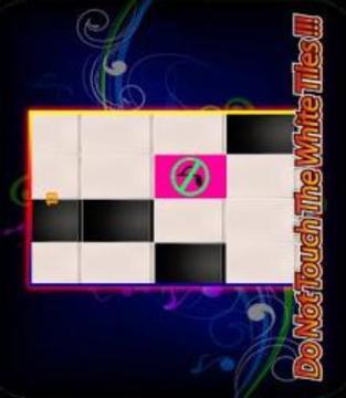 Ariana Grande Gos Is Woman Piano Tiles游戲截圖1
