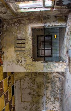Abandoned Ruined House Escape游戲截圖5