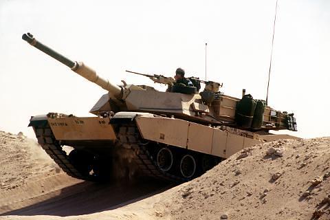 M1 Abrams Tank FREE截图2