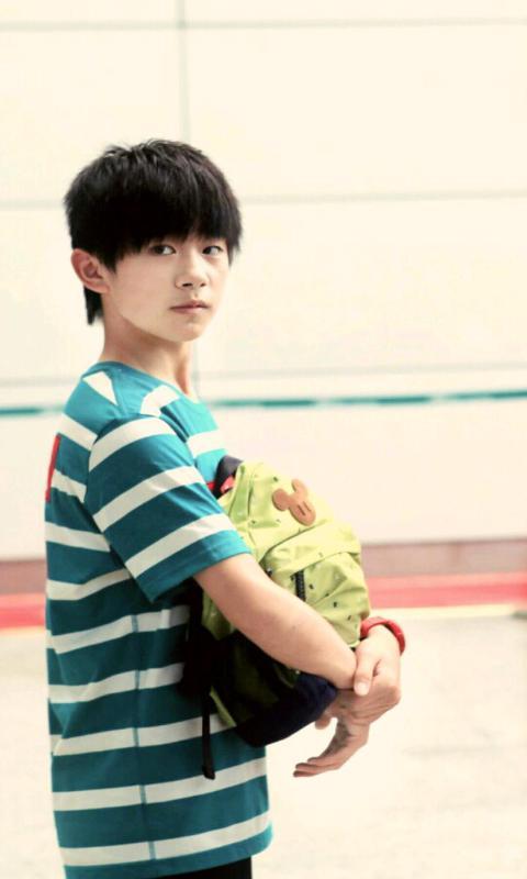 TFBOYS易烊千玺-绿豆动态壁纸截图3