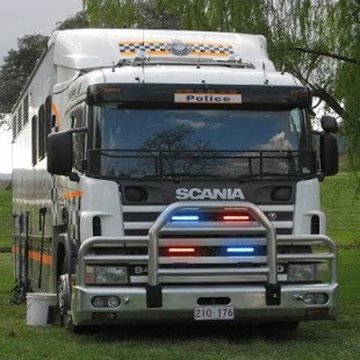 Police Truck Traffic Racer截图