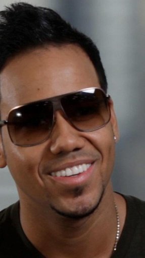 Romeo Santos Live Wallpaper截图1