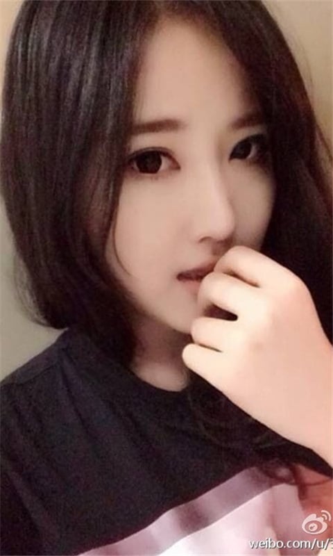 美女锁屏壁纸截图1