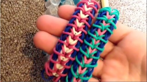 How to Make a Starburst Bracelet Rainbow Loom截图1