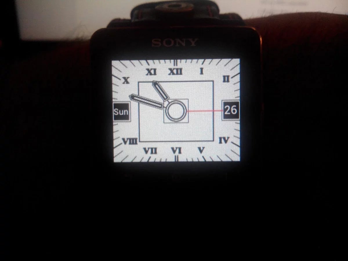 SW2 White Analog Clock F...截图1