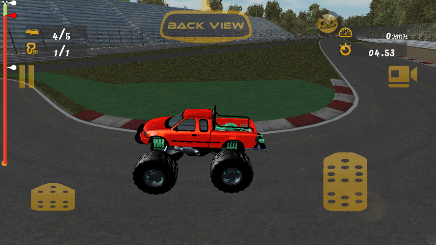 Monster Truck vs Formula Race截图1