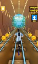 Subway Messi Juggling Run World - 3D Soccer Run截图1