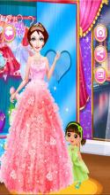 * Princess Dora's Mom Dress up *Game截图2